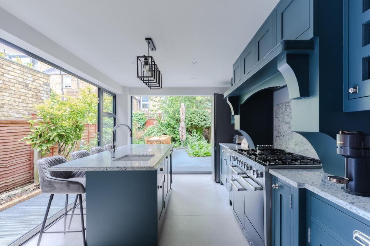 Central, Stylish And Spacious 4 Bedroom House 2,5 Bathrooms In Shepherd's Bush * Londres