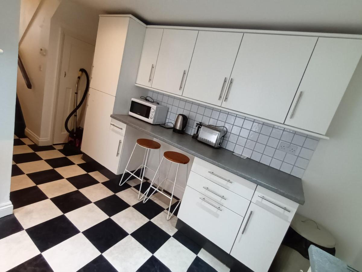 3 Bed Lovely Garden Flat Wandsworth Apartamento Londres