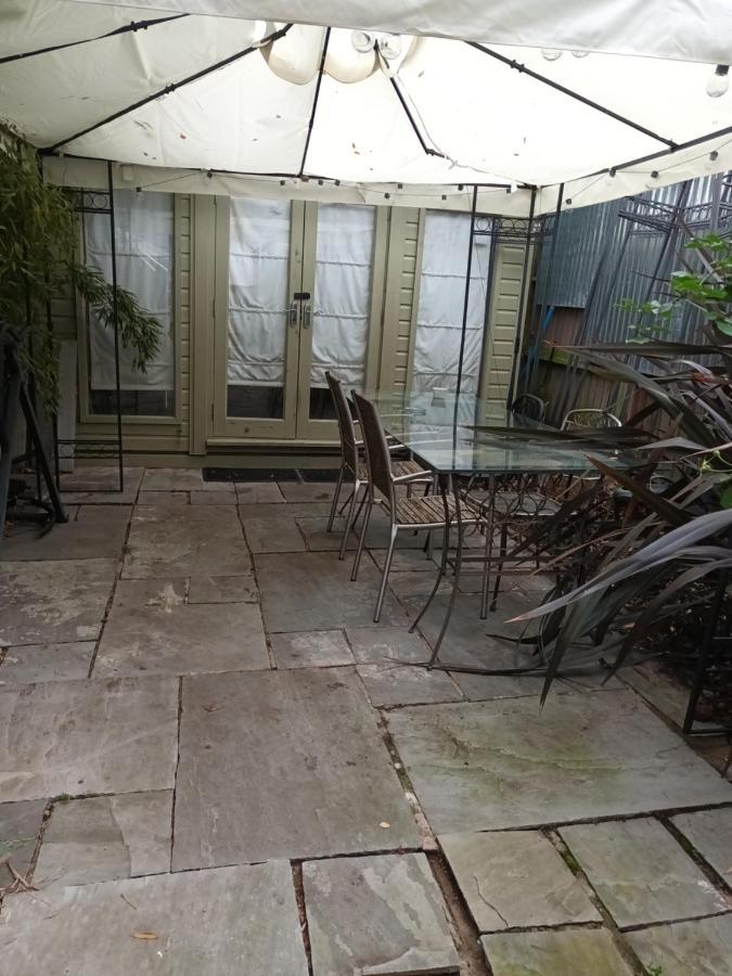3 Bed Lovely Garden Flat Wandsworth * Londres