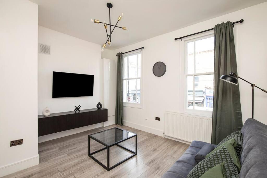 Spacious Serenity In The Heart Of Apartment London