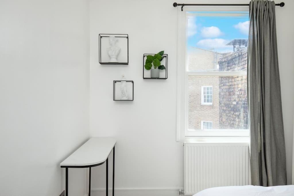 Apartment Spacious Serenity In The Heart Of London