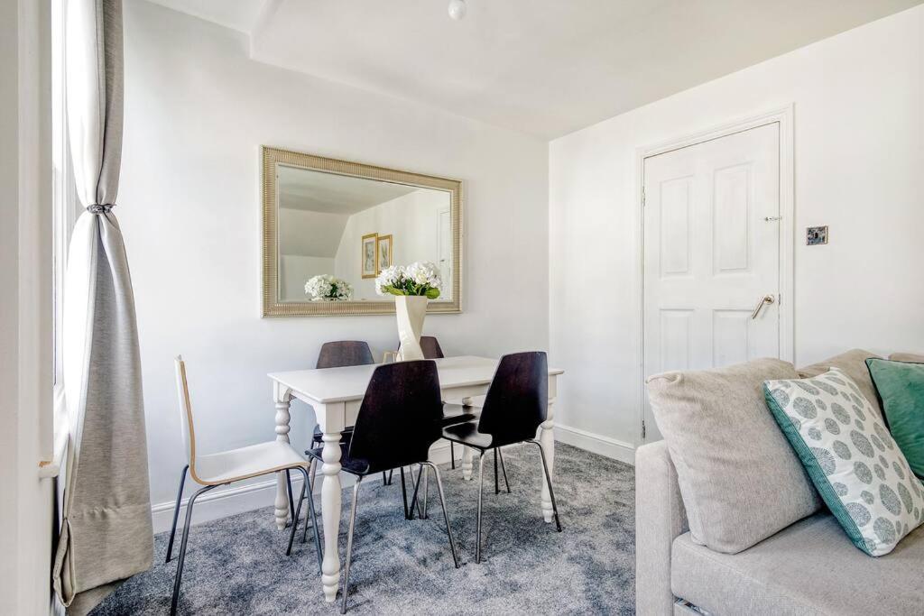 3 Bed Flat Near Chelsea Appartement *