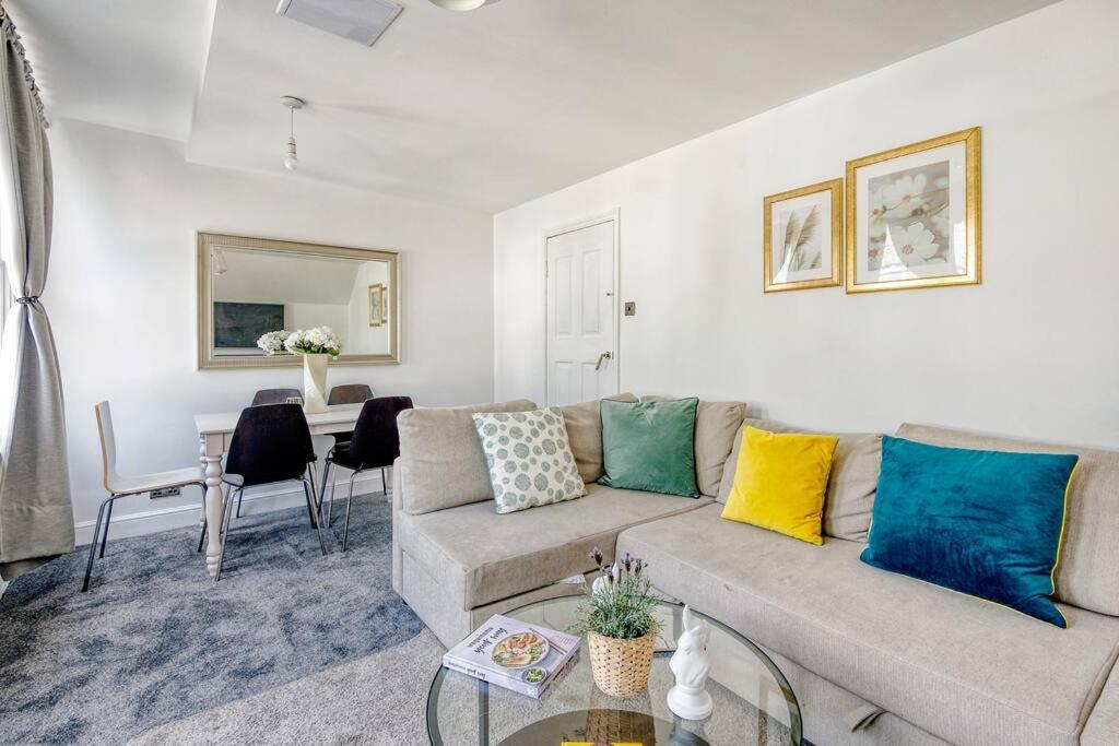3 Bed Flat Near Chelsea *