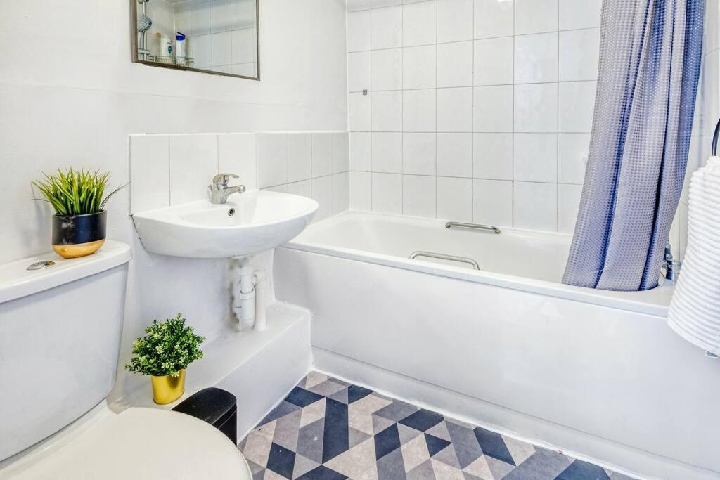 3 Bed Flat Near Chelsea Appartement *