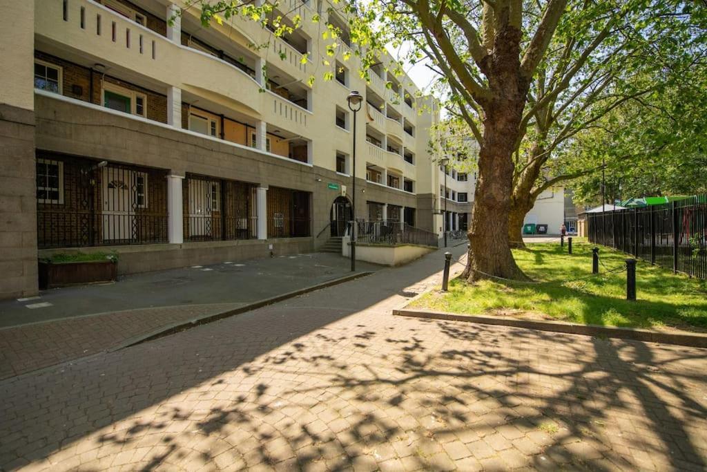 Charming 2 Bedroom Flat In The Heart Of Kings Cross, London