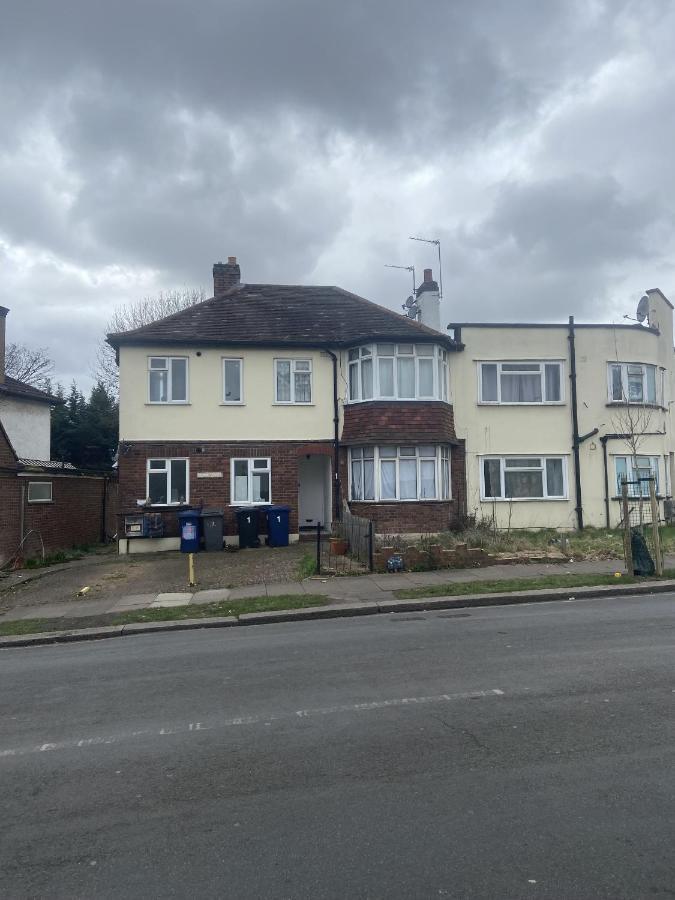 Grey Double Bedroom * Londres