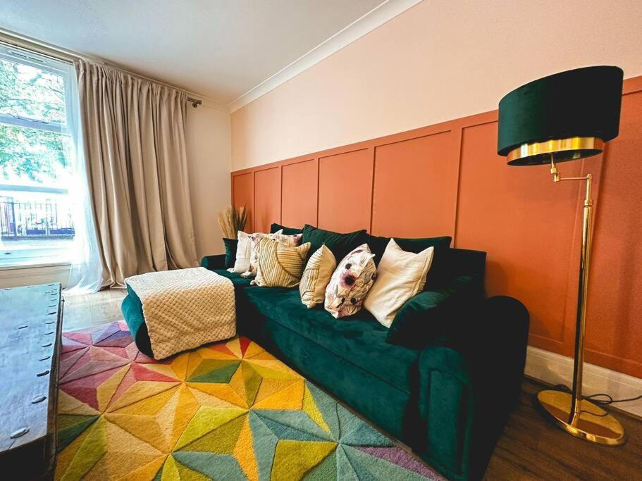 Charming Spacious 2br Flat Near Station Parking Appartement Londres