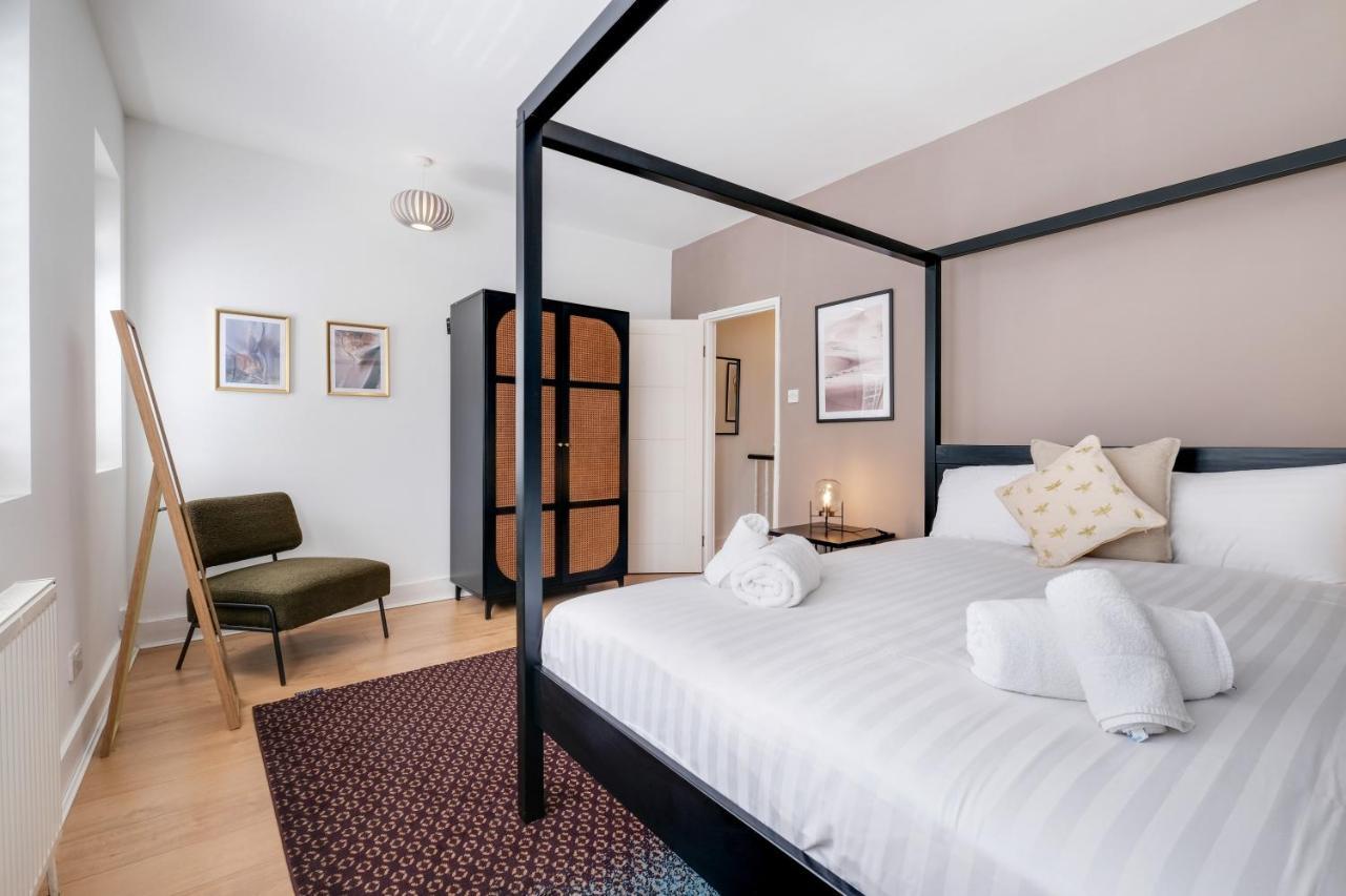 Luxury 3 Bedroom 2 Bathroom House, Fulham By 360stays Ferienhaus London