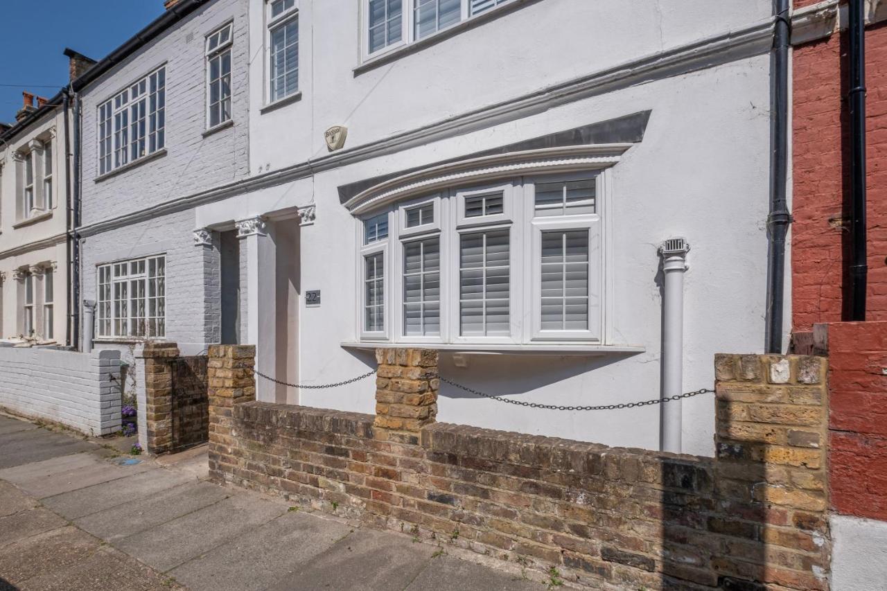 Luxury 3 Bedroom 2 Bathroom House, Fulham By 360stays Ferienhaus *