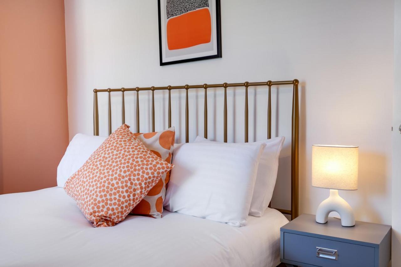 Ferienhaus Luxury 3 Bedroom 2 Bathroom House, Fulham By 360stays London