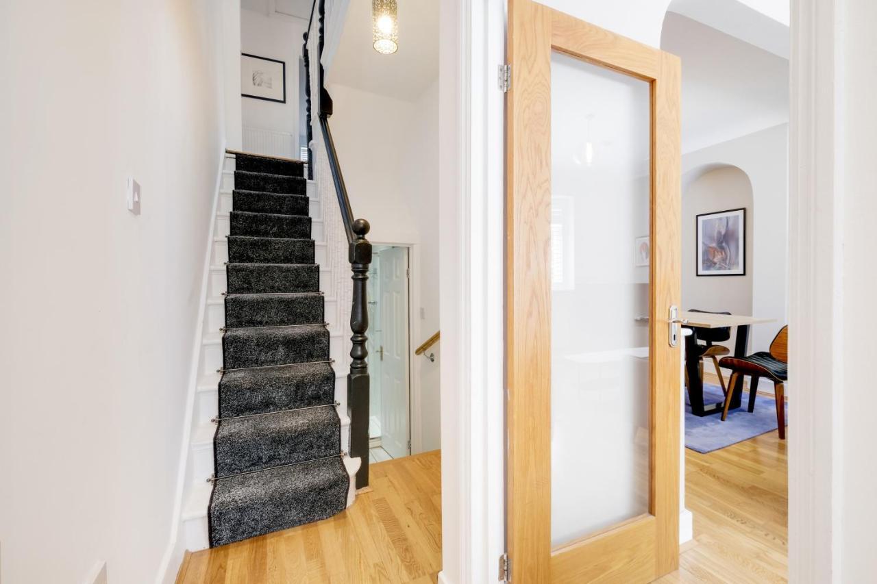Luxury 3 Bedroom 2 Bathroom House, Fulham By 360stays Ferienhaus London