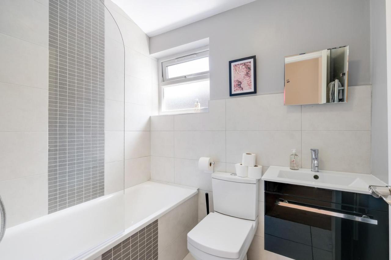 Luxury 3 Bedroom 2 Bathroom House, Fulham By 360stays Ferienhaus