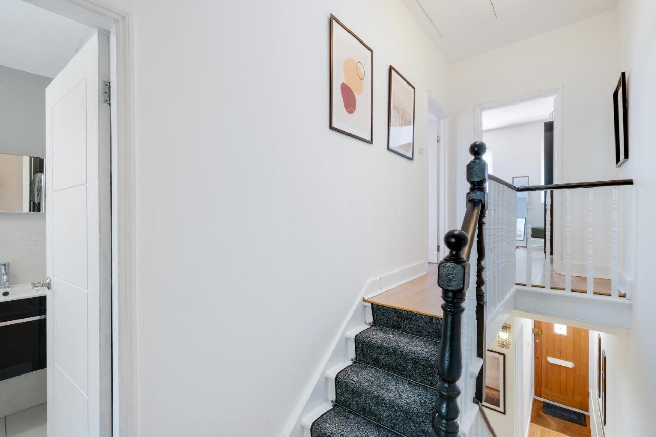 Ferienhaus Luxury 3 Bedroom 2 Bathroom House, Fulham By 360stays London