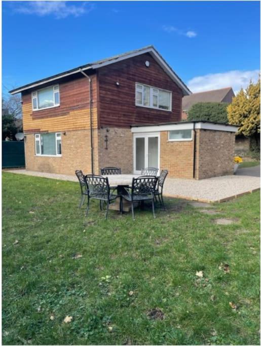 Unique 4 Bed Detached House In East