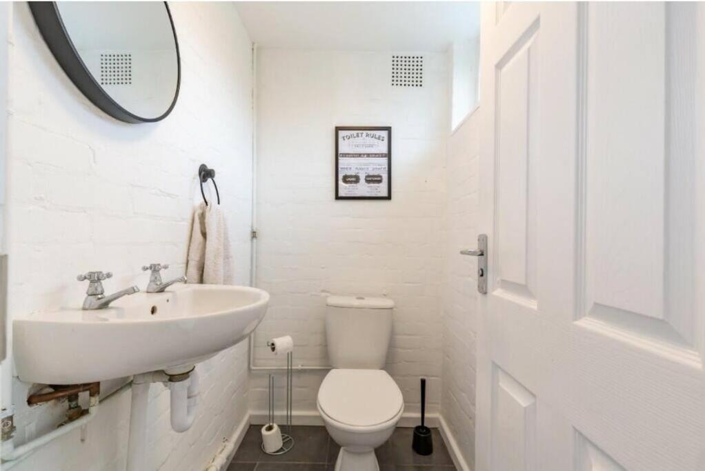Unique 4 Bed Detached House In East