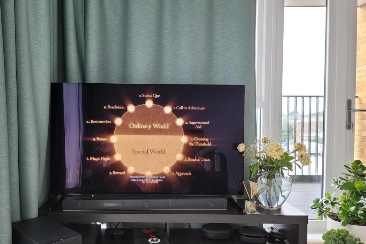 Apartamento Sunny Luxury Skyline Flat Near Alexandra Palace, Tottenham Stadium & Drumsheds Londres