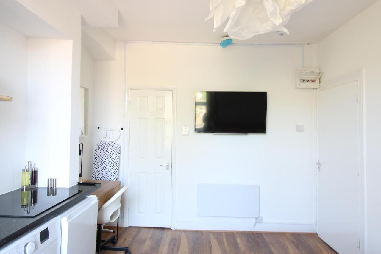 Lovely Studio Flats In Hackney *