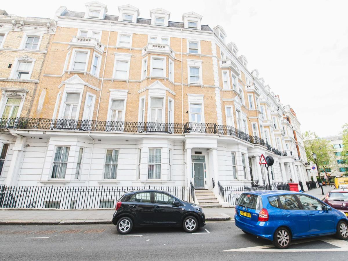 Pass The Keys Earl's Court Floor Londres
