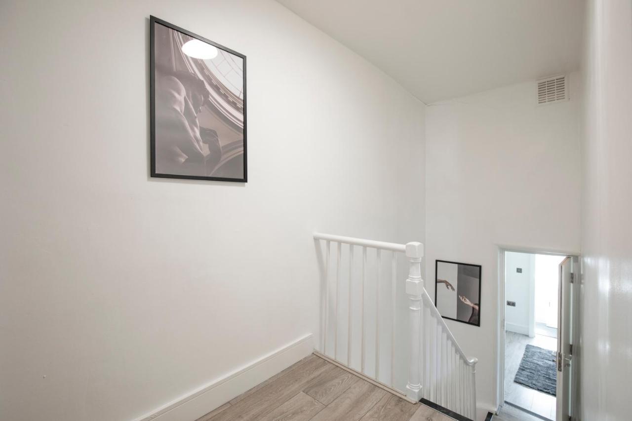 Spacious Serenity In The Heart Of Apartment