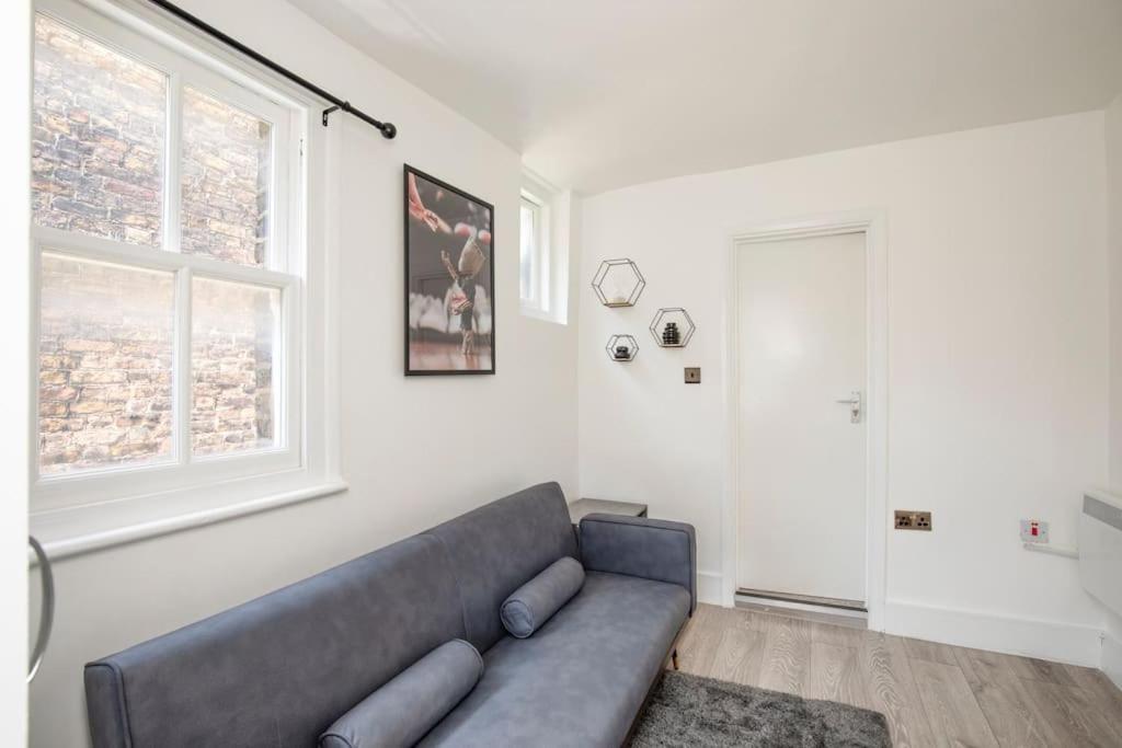 Spacious Serenity In The Heart Of Apartment *