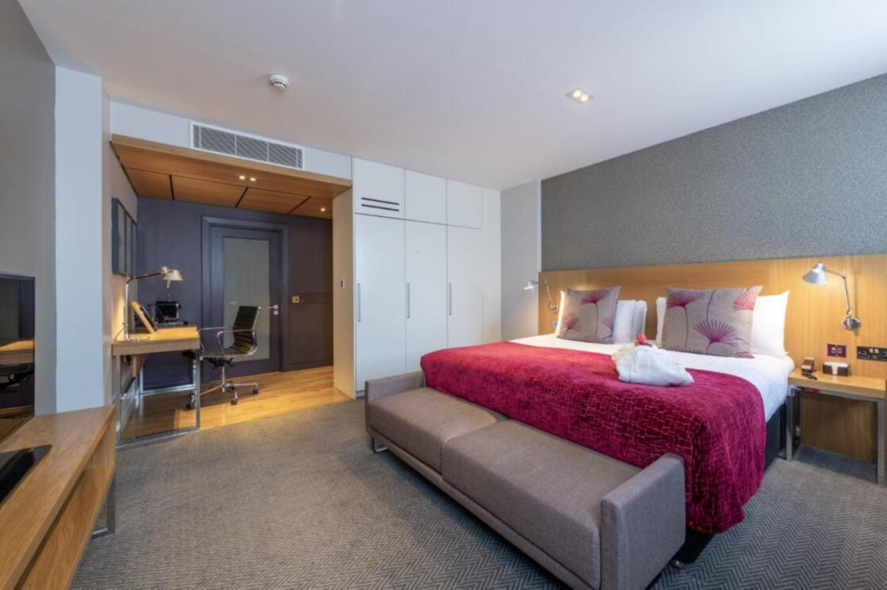 Apex Temple Court Hotel 4*