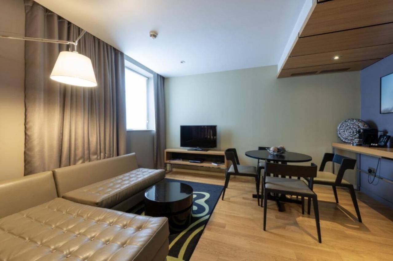 Apex Temple Court 4*