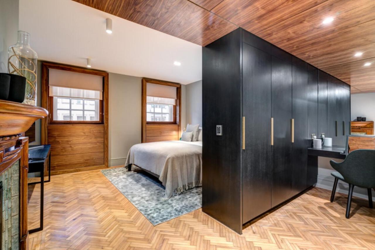Apex Temple Court 4*