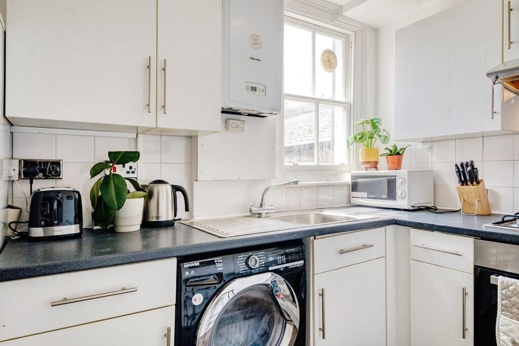 3 Bed Flat Near Chelsea Appartement