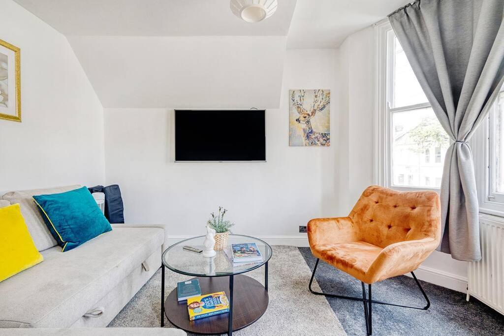 3 Bed Flat Near Chelsea * Londres