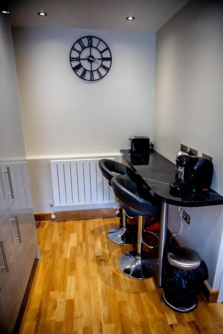 Airy, 3 Bedrooms, Ensuite , Flat Appartement Londen