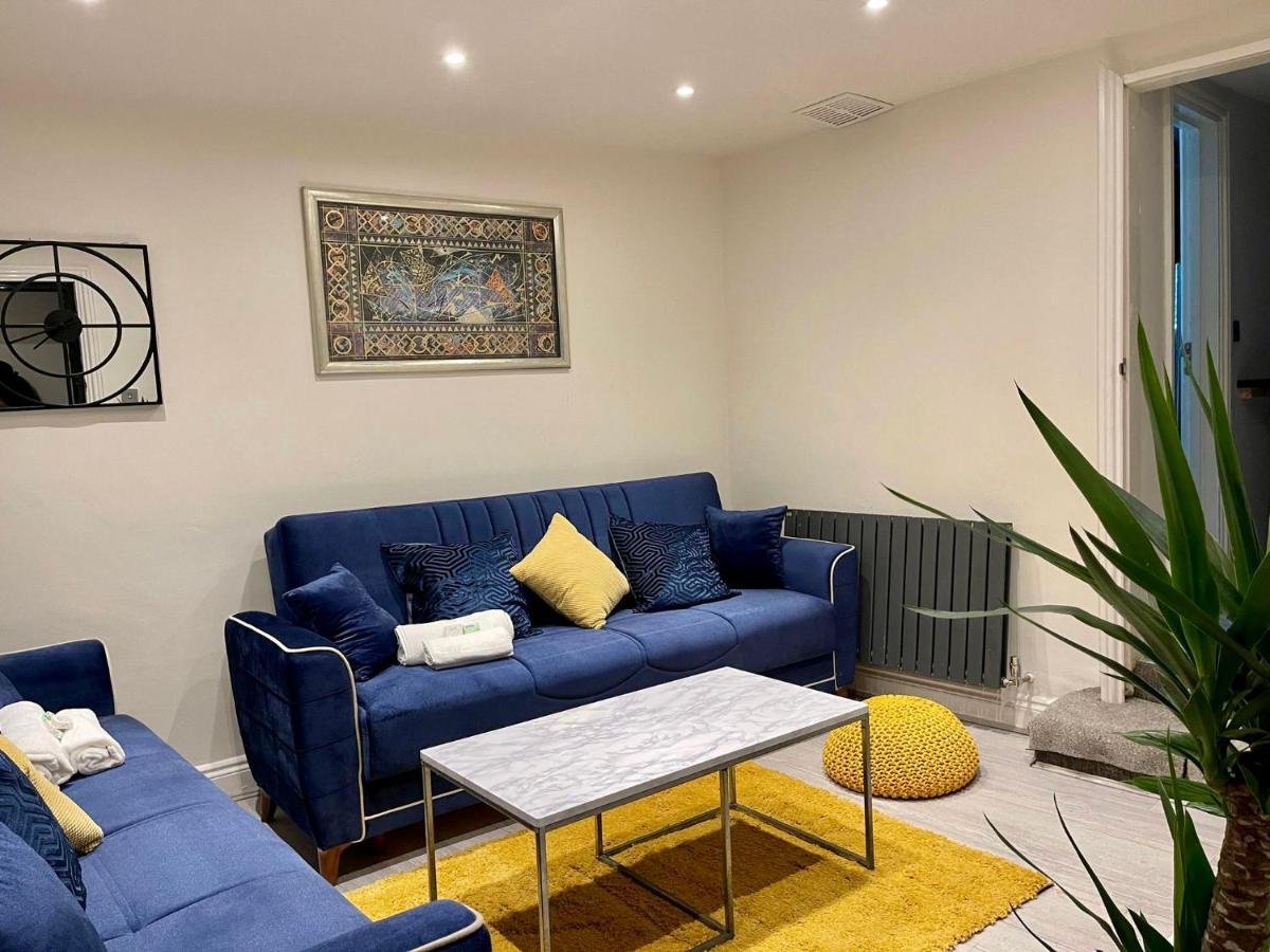 Shoreditch - And In The Appartement