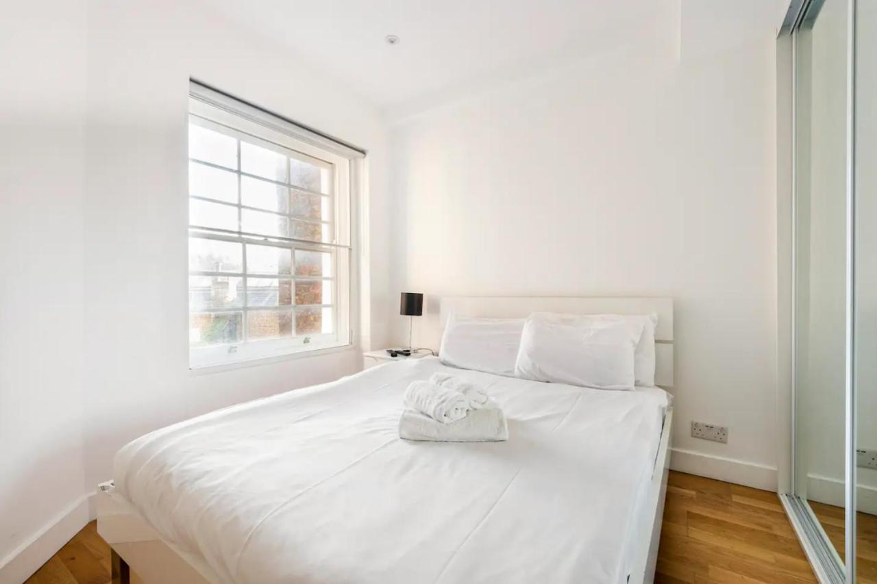 Beautiful 1 Bedroom Penthouse Flat * Londres
