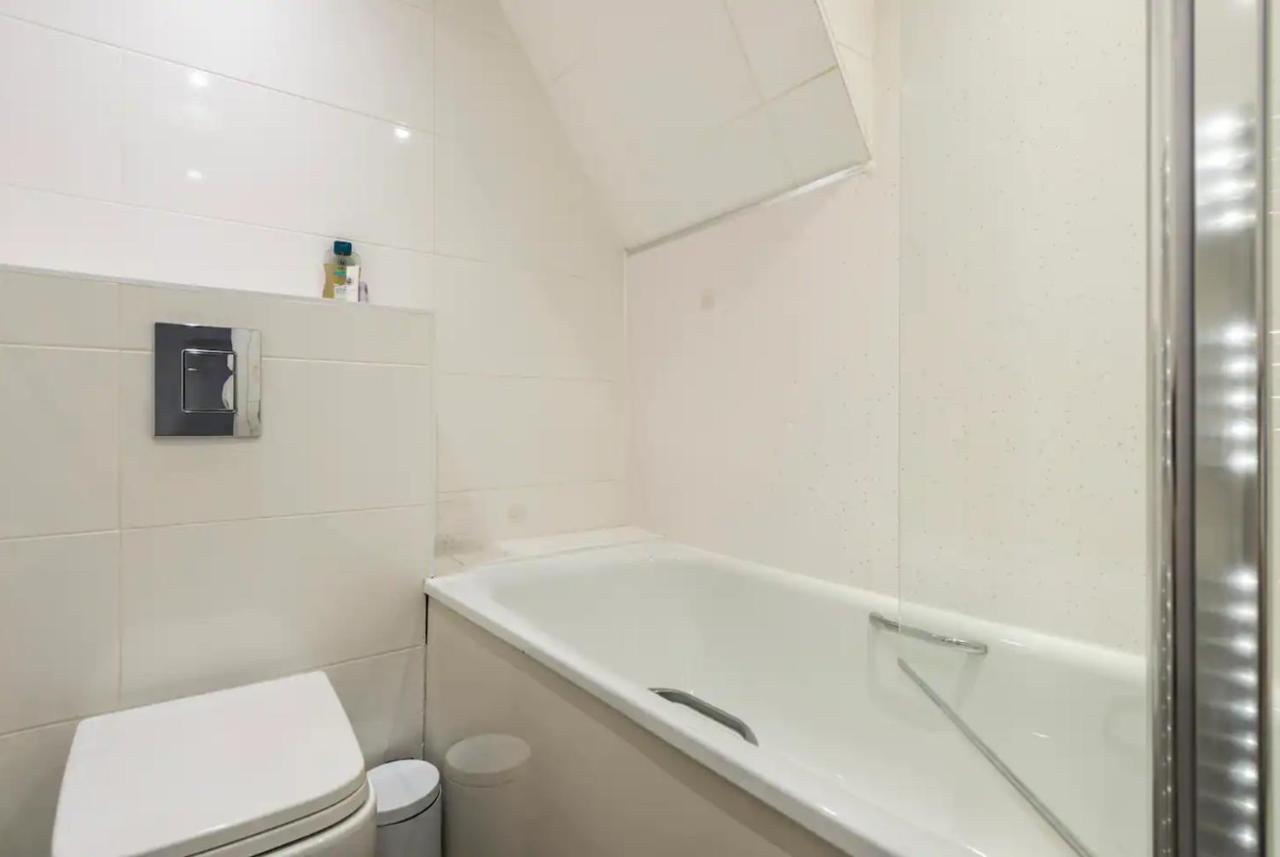 Apartamento Beautiful 1 Bedroom Penthouse Flat Londres