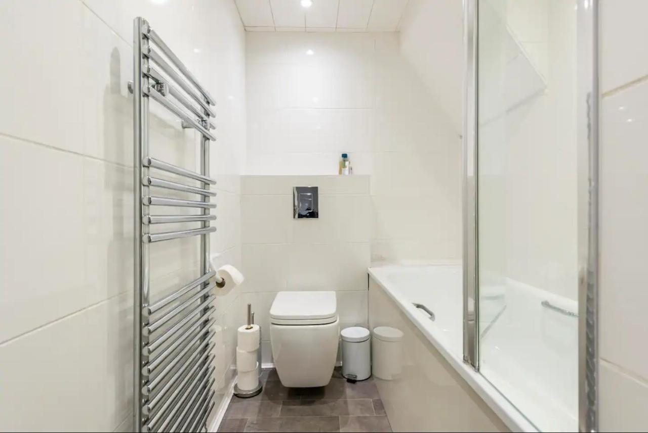 Apartamento Beautiful 1 Bedroom Penthouse Flat Londres