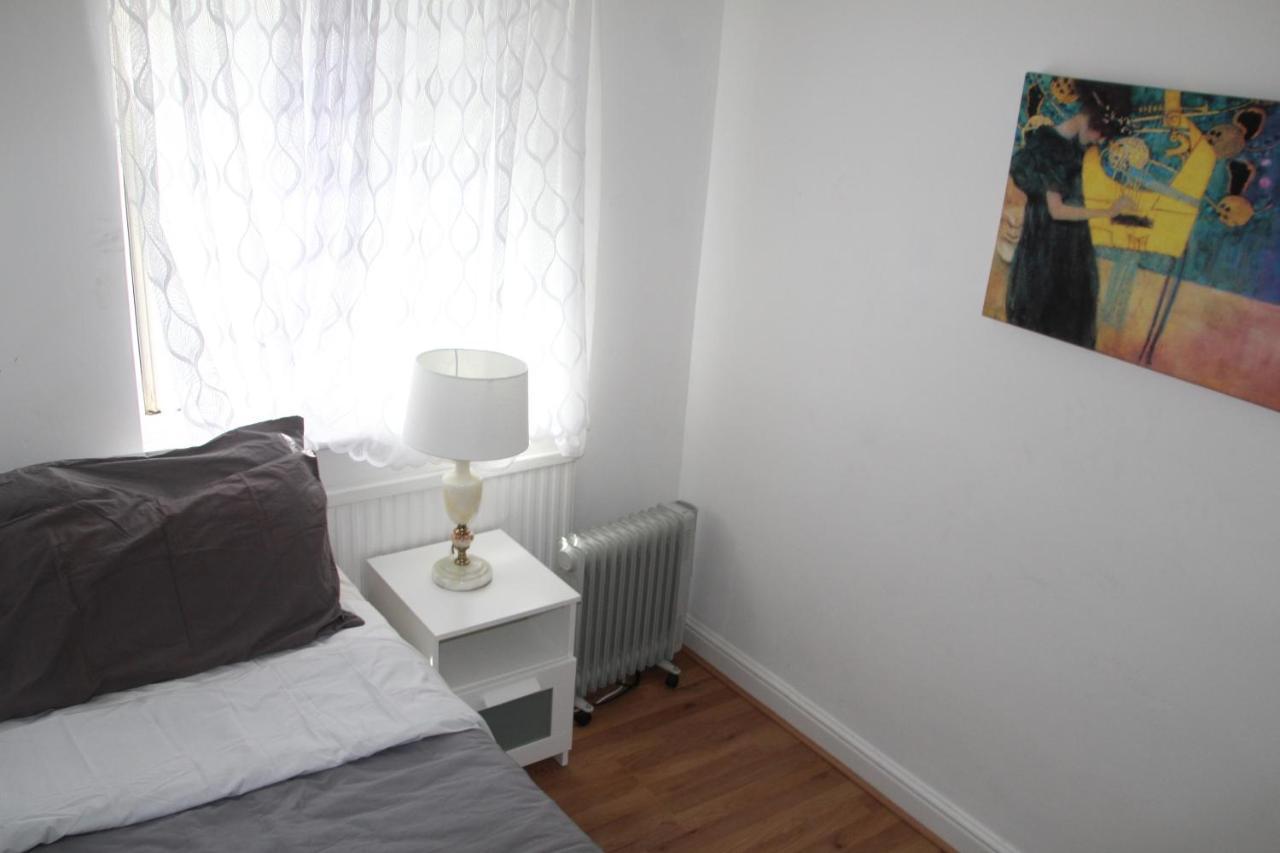 Grey Double Bedroom Apartamento *