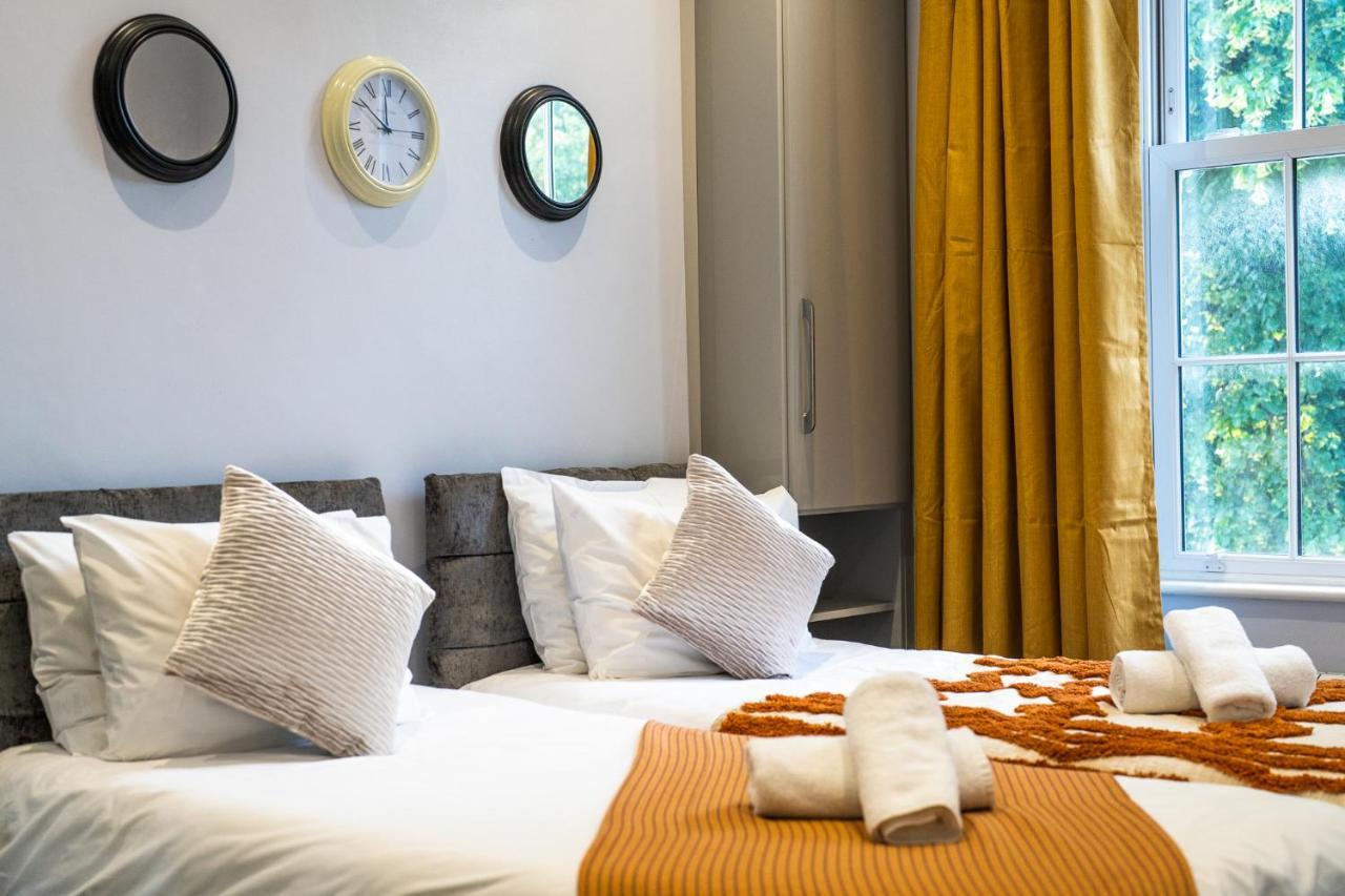 Modern 3 And 2 Bedroom Flat In Central With Installed Ac London