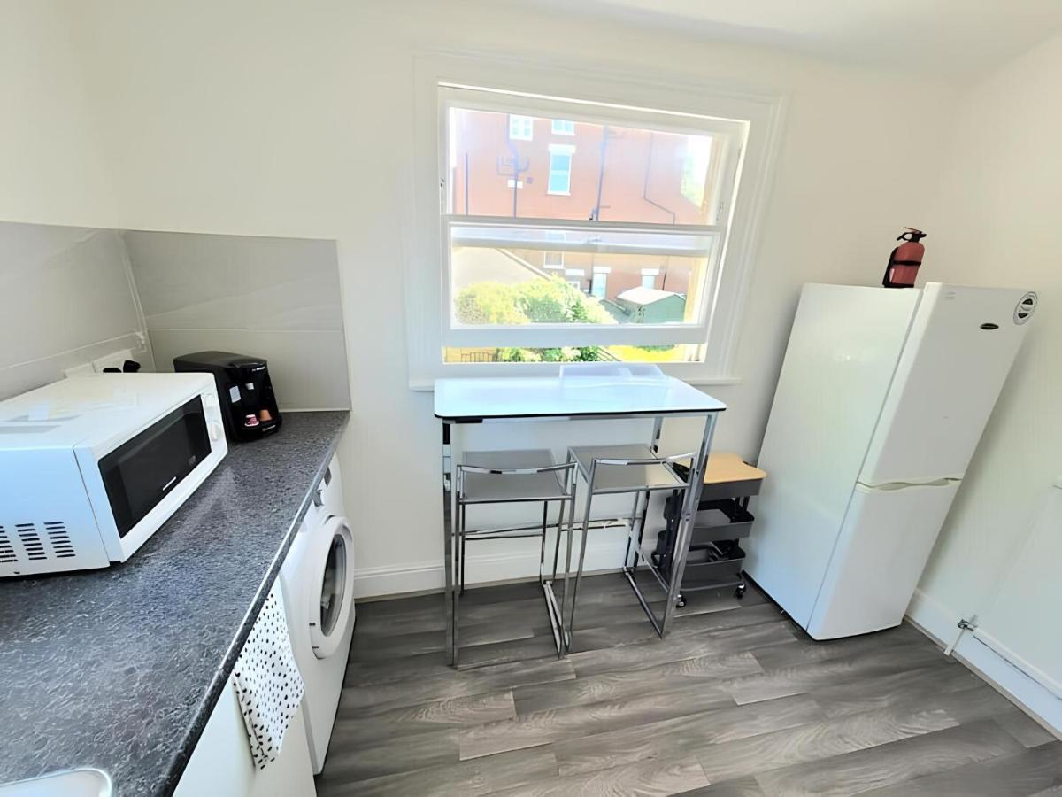Apartamento Contemporary 2 Bedroom *