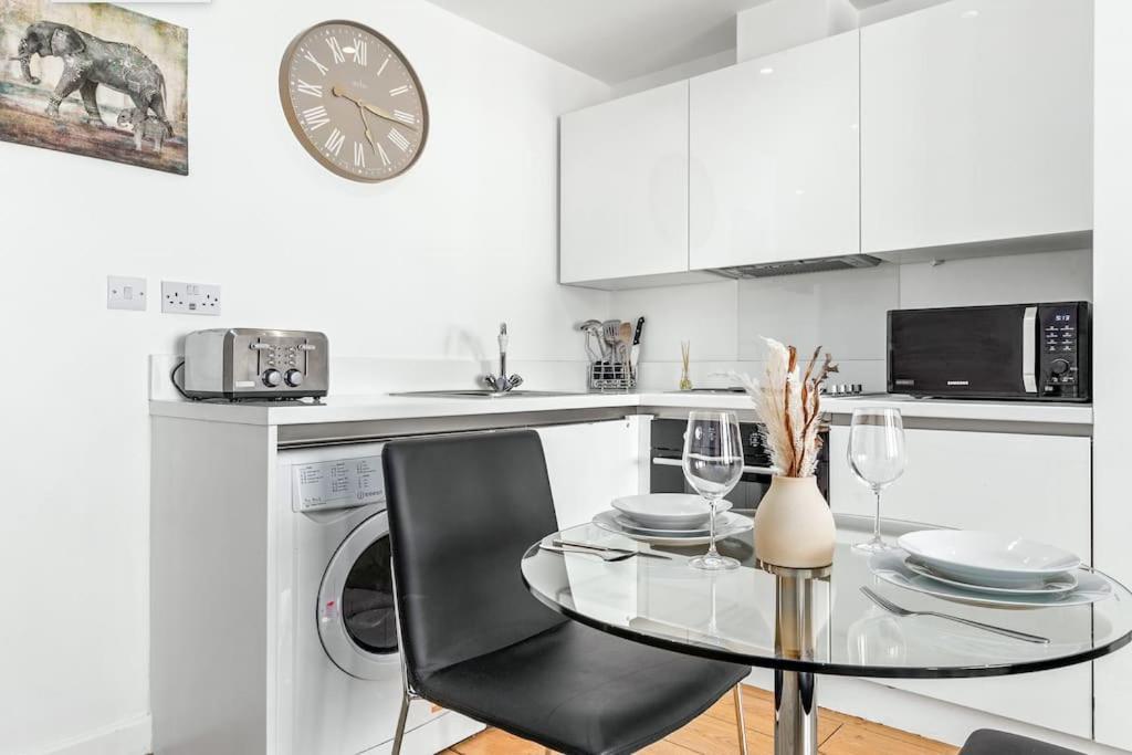 Spacious And Delightful Sleep 5 Piccadilly Vrc Apartment London