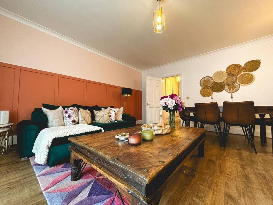 Charming Spacious 2br Flat Near Station Parking Appartement *