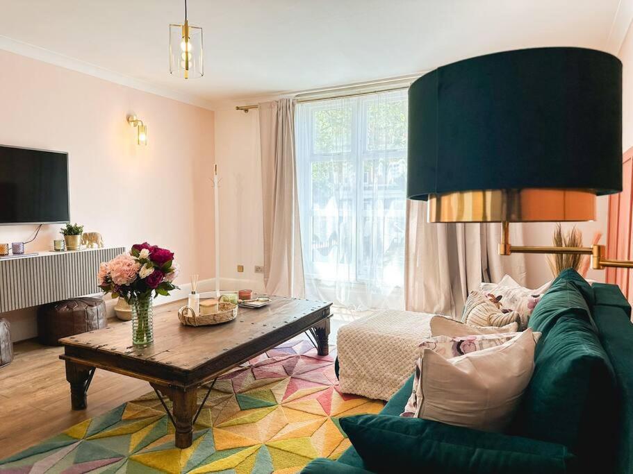 Charming Spacious 2br Flat Near Station Parking Appartement *