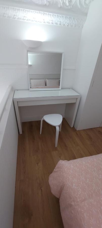 Flat In The Center Of 8 Londres