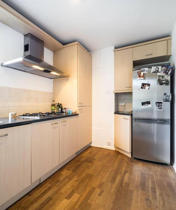 Big And Bright 2 X Double Bedroom Flat In Highgate * Londres