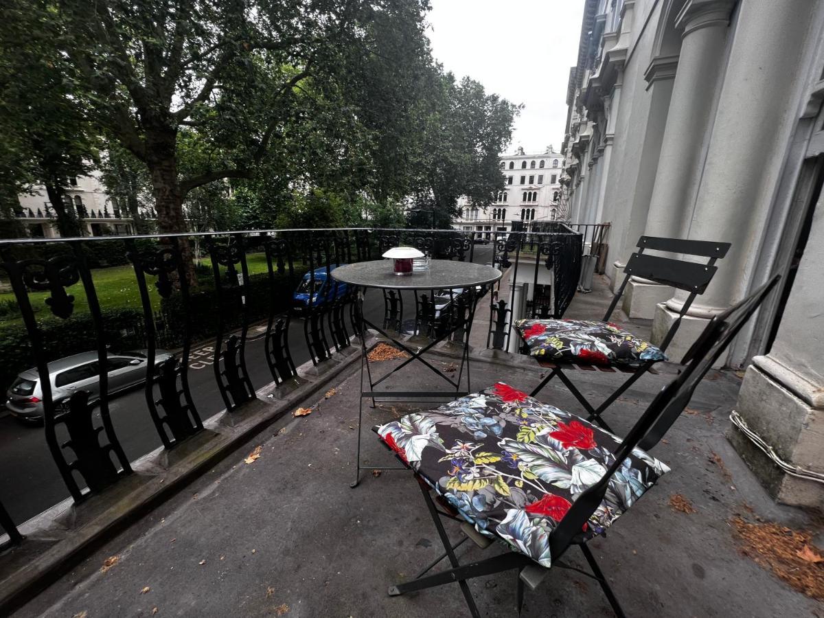 Hyde Park Has Private Balcony With Tranquil Garden View Apartamento Londres