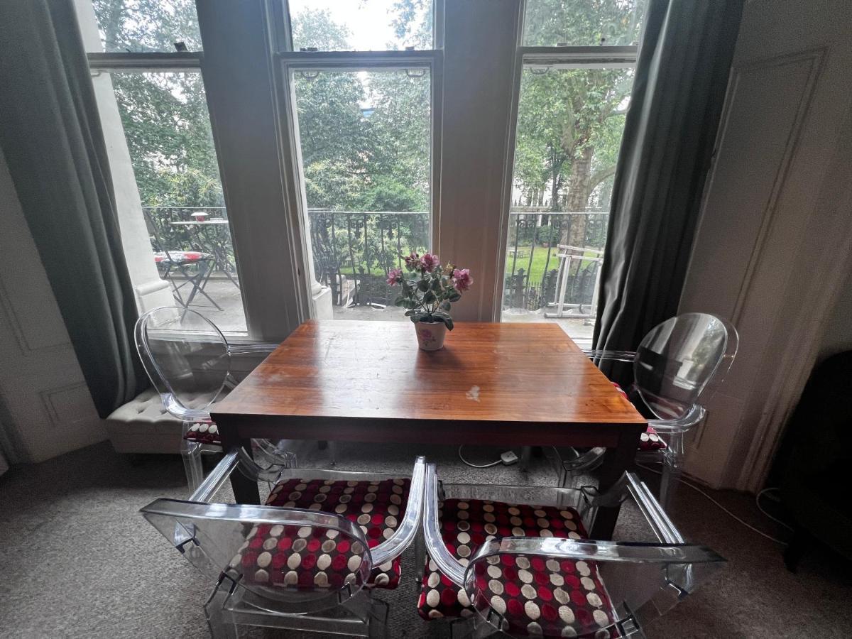 Hyde Park Has Private Balcony With Tranquil Garden View Londres