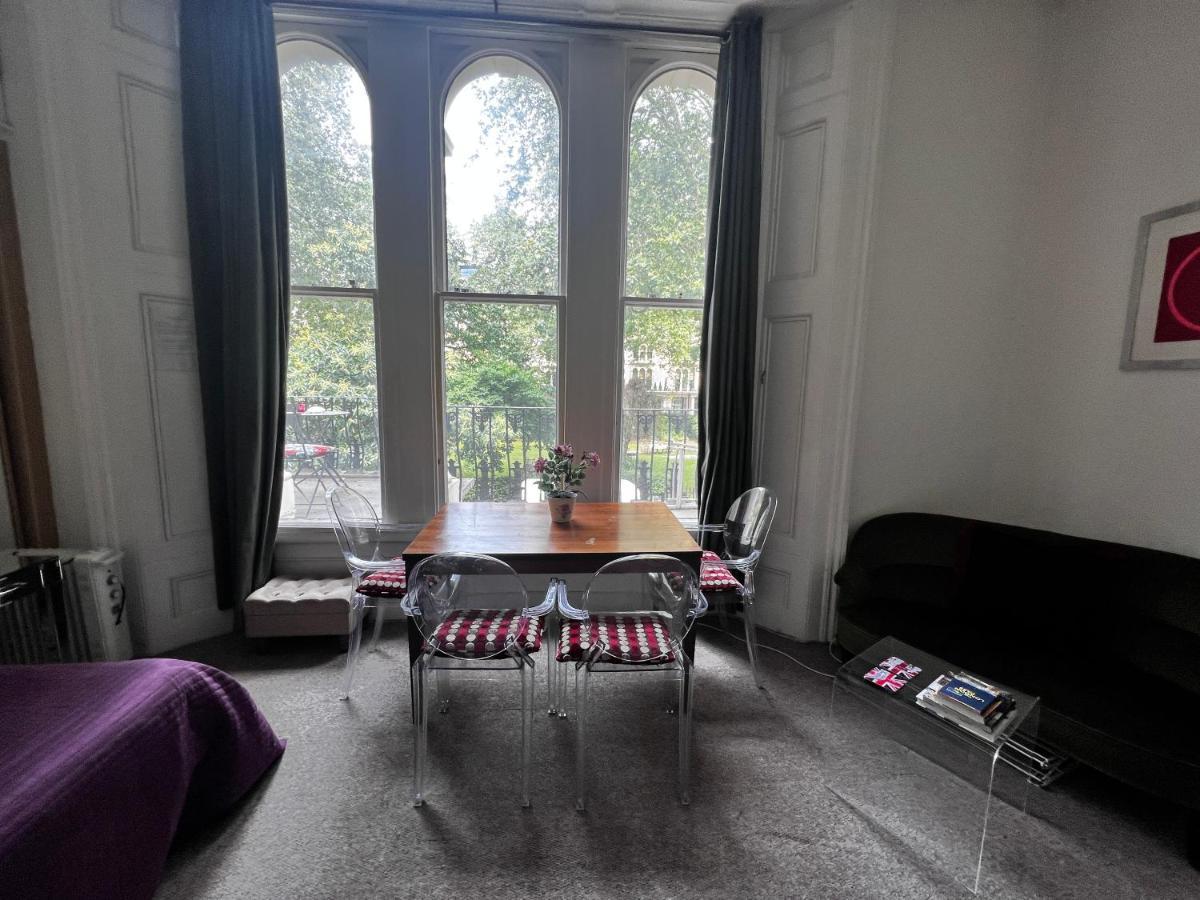 Apartamento Hyde Park Has Private Balcony With Tranquil Garden View