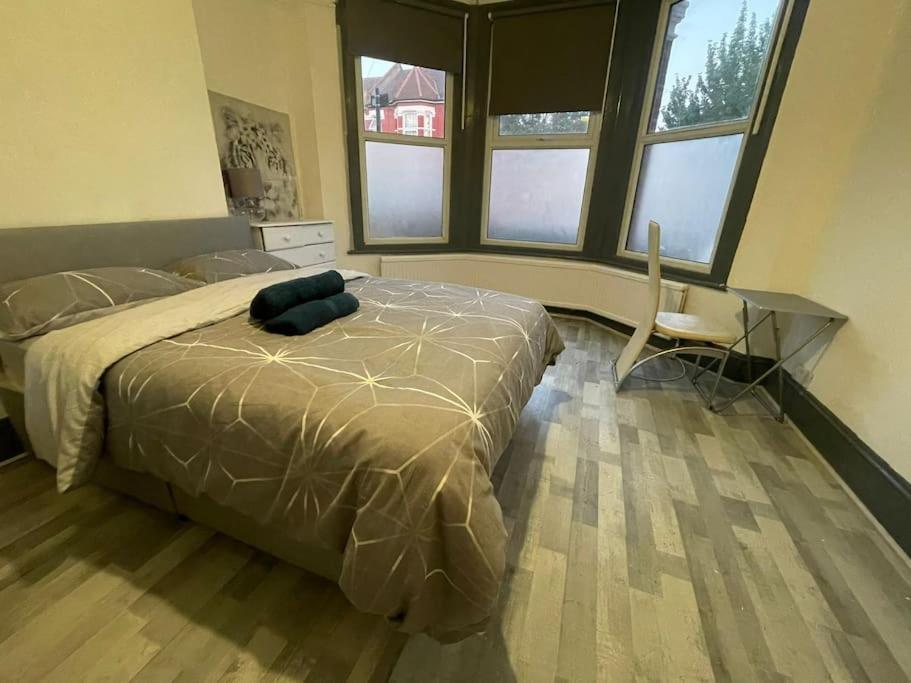Ground Floor 2 Bed Flat With Garden North Appartement Londen