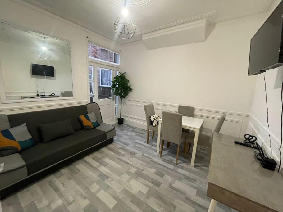 Ground Floor 2 Bed Flat With Garden North Appartement *