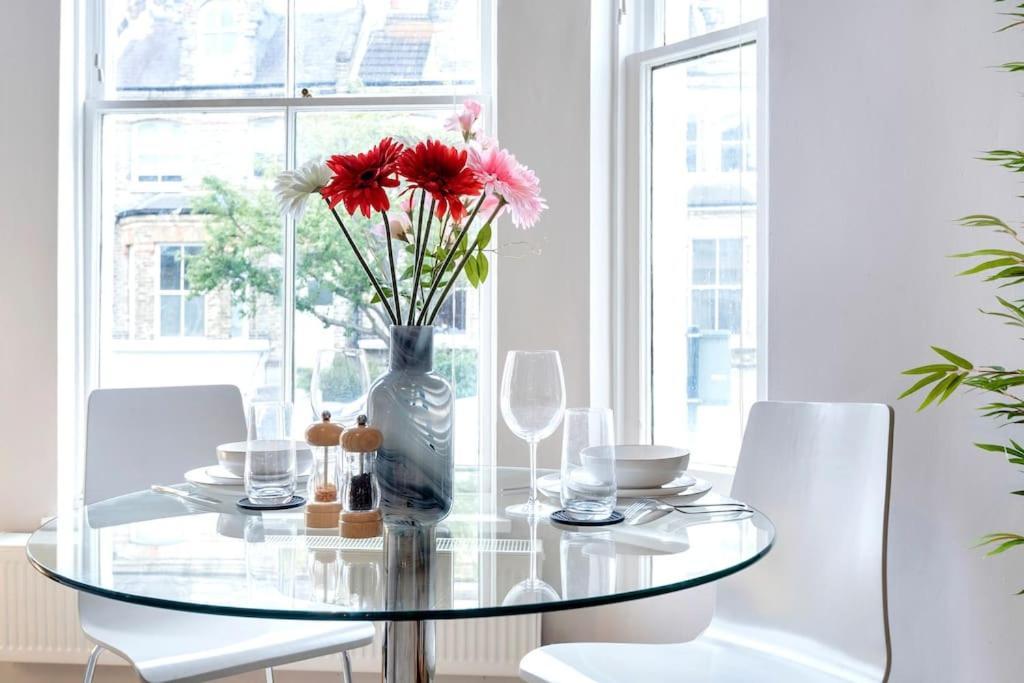 Contemporary Clapham Living Appartement *