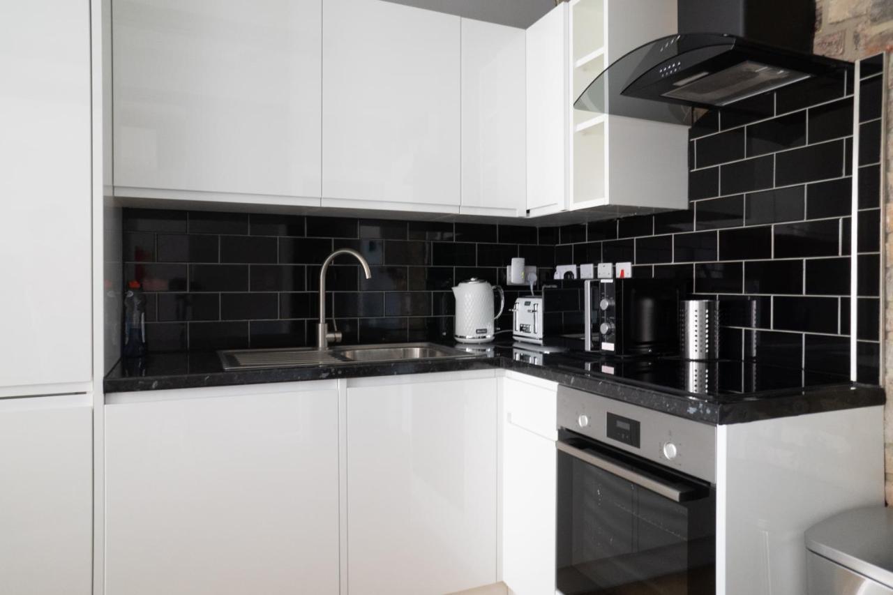 Air - Hatton Garden - Great Transport Links * Londres