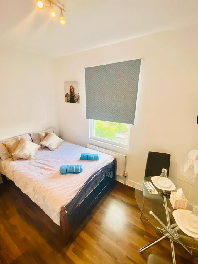 One Bed Studio Flat In Central